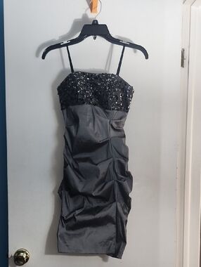 Blondie Nites Black and Pink Logo Dress Label Detail